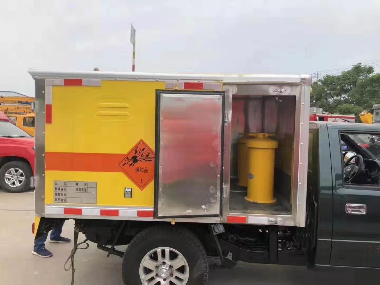 凤山爆破器材运输车行业深度解析：规格选择与运输效能的更优配置