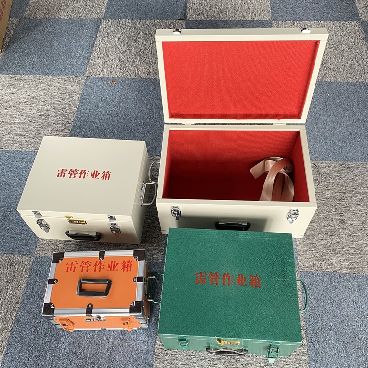 凤山爆破工程作业箱如何选择？玻璃钢与传统材质的全面对比